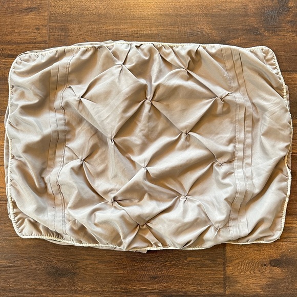 Madison Park Laurel Tufted Pleated Pillow Sham - Picture 12 of 12